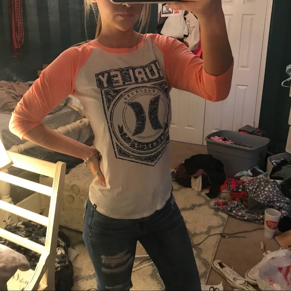 3/4 sleeve Hurley top